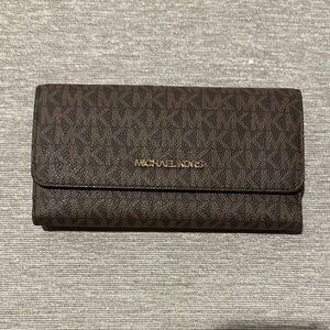 Michael Kors Jet Set Large Logo Trifold Wallet - Excellent Condition